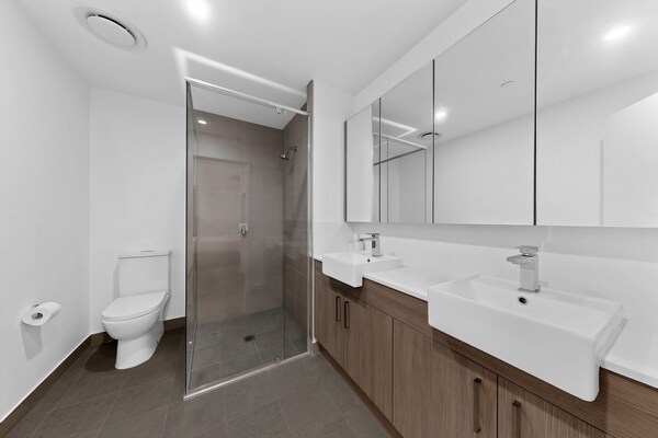 Foto van Stijlvol appartement met 2 slaapkamers en nieuwe meubels. - BathRoom
