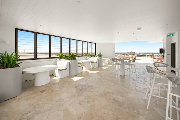 Foto van Appartement met 2 slaapkamers aan het zwembad bij Lake Kawana - TerraceBalcony