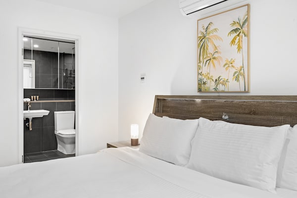 Foto van Stijlvol appartement met 2 slaapkamers van 888 Collins - BedRoom