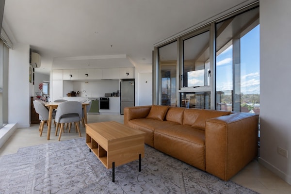 Foto van Appartement met 2 slaapkamers en uitzicht op de skyline nabij Flemington - LivingRoom