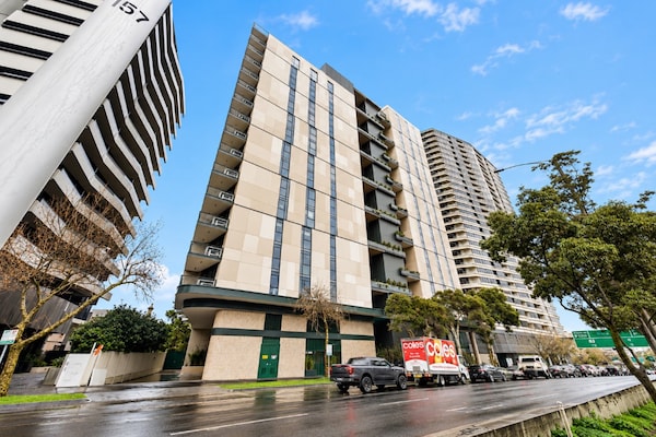 Foto van Appartement met balkon en 3 slaapkamers vlakbij Albert Park - ExteriorSummer