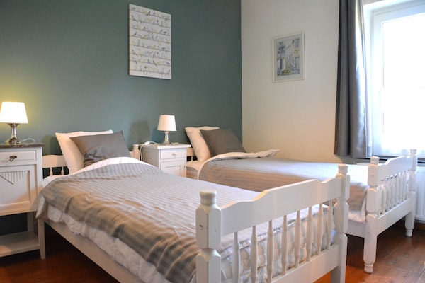 Foto van Groepsreisje aan de Molignée-rivier - Vakantiehuis in Denée - BedRoom