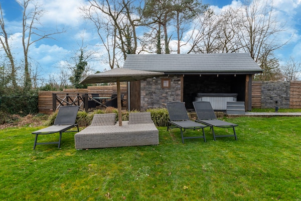 Foto van Luxe vakantiehuis met bubbelbad en sauna - Vakantiehuis in Somme-Leuze - GardenSummer
