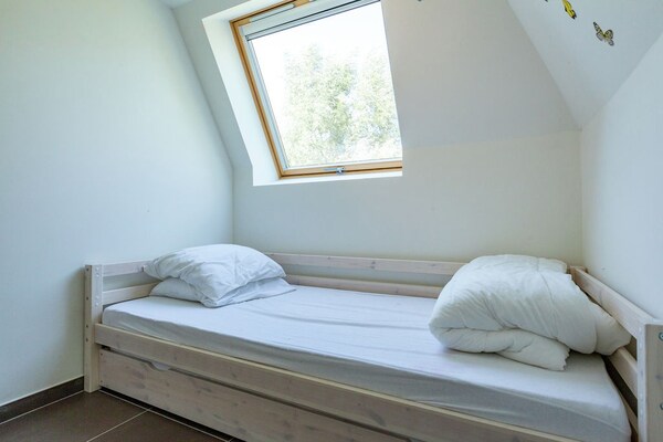 Foto van Prachtig vakantiehuis in Adinkerke met een omheind terras - BedRoom