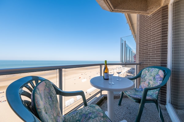 Foto van Lichtrijk appartement met zicht op zee - Vakantiehuis in Middelkerke - TerraceBalcony