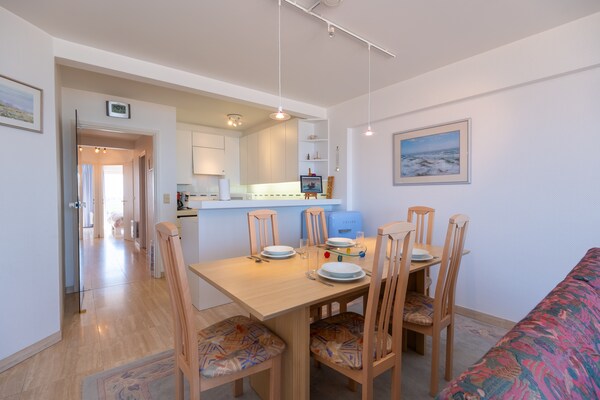 Foto van Lichtrijk appartement met zicht op zee - Vakantiehuis in Middelkerke - DiningRoom
