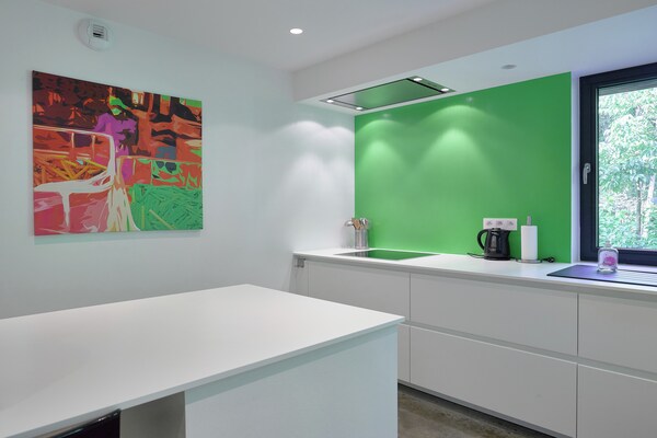 Foto van Jalhay Pondside Forest Home - Vakantiehuis in Jalhay - Kitchen