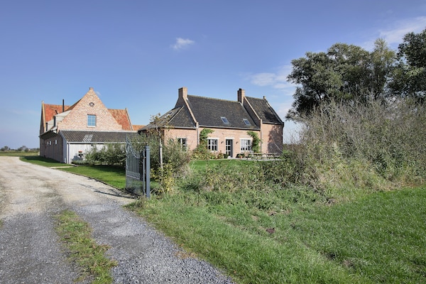 Foto van Diksmuide Landhuis met Spelen - Vakantiehuis in Kaaskerke Diksmuide - ExteriorSummer