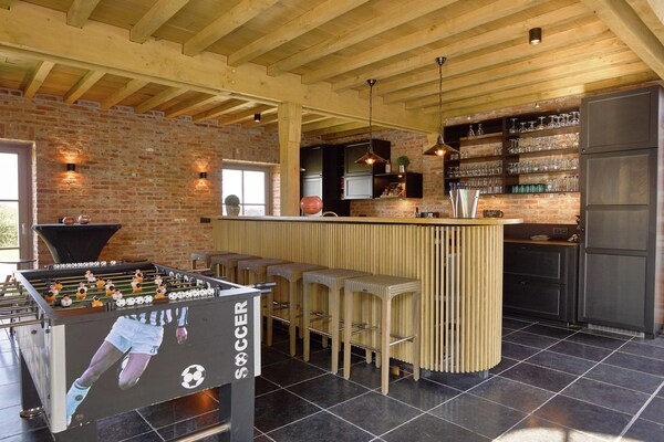 Foto van Diksmuide Landhuis met Spelen - Vakantiehuis in Kaaskerke Diksmuide - RecreationRoom