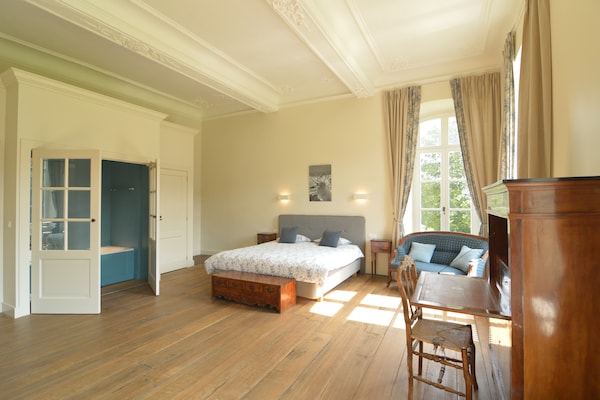 Foto van Kasteel Marchin met sauna - Vakantiehuis in Vyle-Et-Tharoul - BedRoom