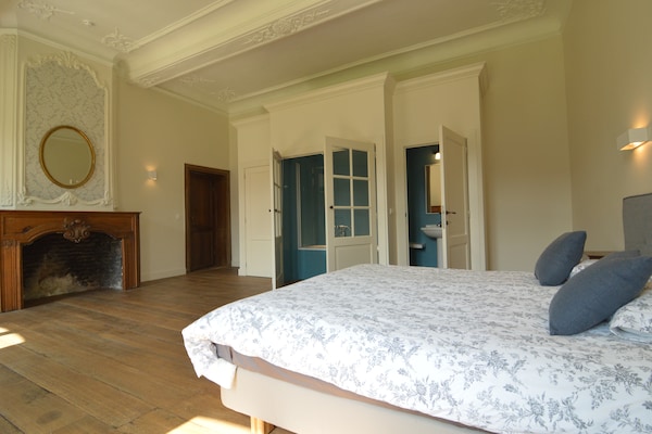 Foto van Kasteel Marchin met sauna - Vakantiehuis in Vyle-Et-Tharoul - BedRoom