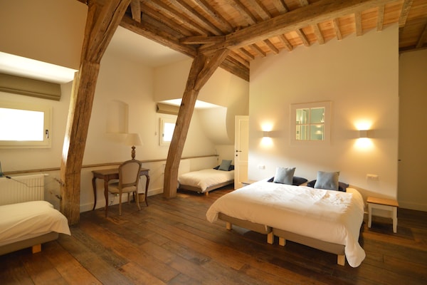 Foto van Kasteel Marchin met sauna - Vakantiehuis in Vyle-Et-Tharoul - BedRoom