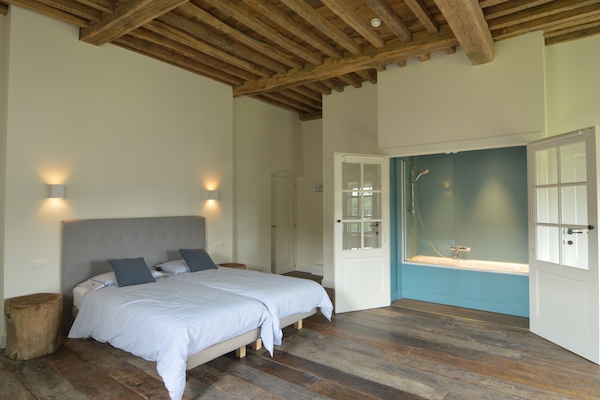 Foto van Kasteel Marchin met sauna - Vakantiehuis in Vyle-Et-Tharoul - BedRoom