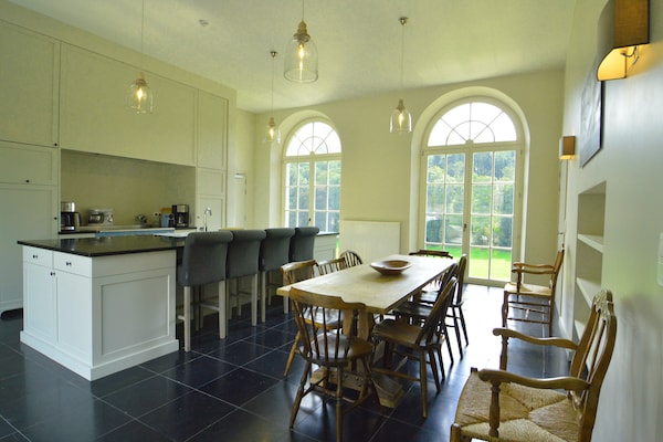 Foto van Kasteel Marchin met sauna - Vakantiehuis in Vyle-Et-Tharoul - Kitchen