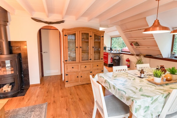 Foto van Gezellige tuinretraite in Lanaken - Vakantiehuis in Lanaken - DiningRoom