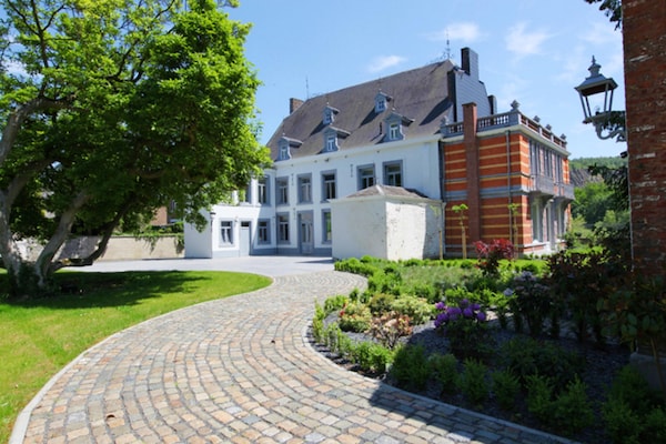 Foto van Groepsvilla met zwembad en sauna - Vakantiehuis in Bas-Oha - ExteriorSummer