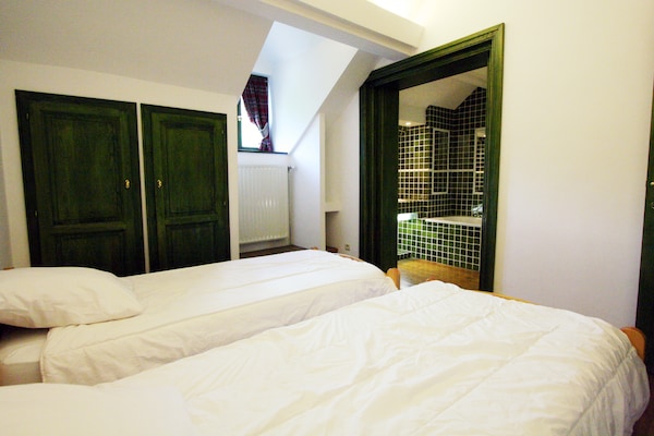 Foto van Herenhuis met zwembad, Néblon - Vakantiehuis in Hamoir-Ouffet - BedRoom