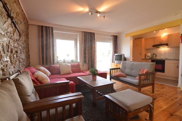 Foto van Appartement in Halenfeld-Amel met terras - Vakantiehuis in Halenfeld-Amel - LivingRoom