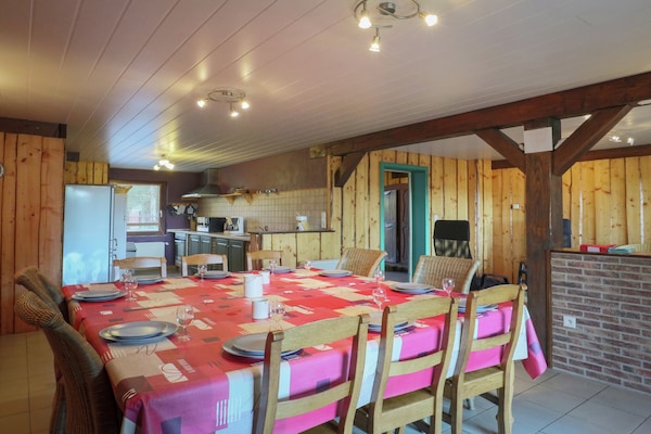 Foto van Vakantiehuis in Recht met tuin - Vakantiehuis in Recht - DiningRoom