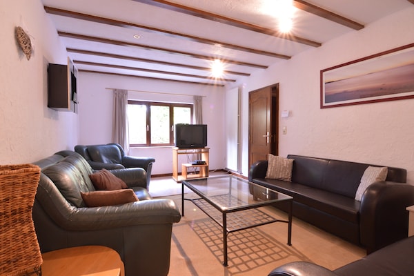 Foto van Vakantiehuis in Recht met tuin - Vakantiehuis in Recht - LivingRoom