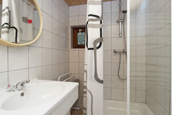 Foto van Vakantiehuis in Recht met tuin - Vakantiehuis in Recht - BathRoom