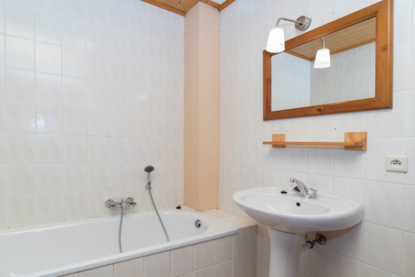Foto van Vakantiehuis in Recht met tuin - Vakantiehuis in Recht - BathRoom