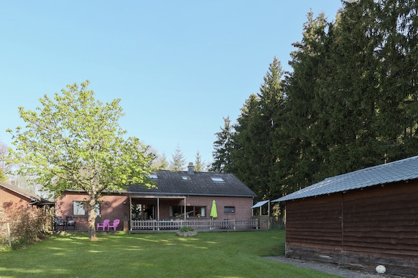 Foto van Vakantiehuis in Recht met tuin - Vakantiehuis in Recht - ExteriorSummer