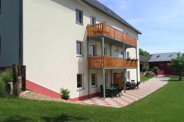 Foto van Woning in Burg Reuland met sauna en terras - Vakantiehuis in Burg Reuland - ExteriorSummer