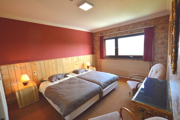 Foto van Trooz Villa met zwembad en sauna - Vakantiehuis in Trooz - BedRoom