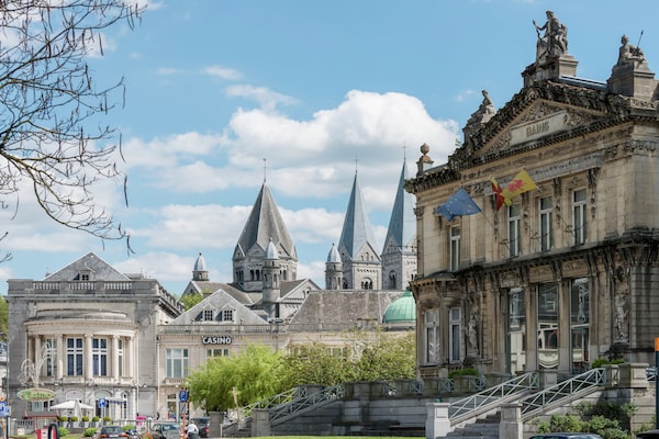 Foto van Kasteel in Spa met Uitzicht & Verwarmd Zwembad - Vakantiehuis in Spa - AreaSummer5KM