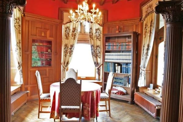 Foto van Kasteel in Spa met Uitzicht & Verwarmd Zwembad - Vakantiehuis in Spa - DiningRoom