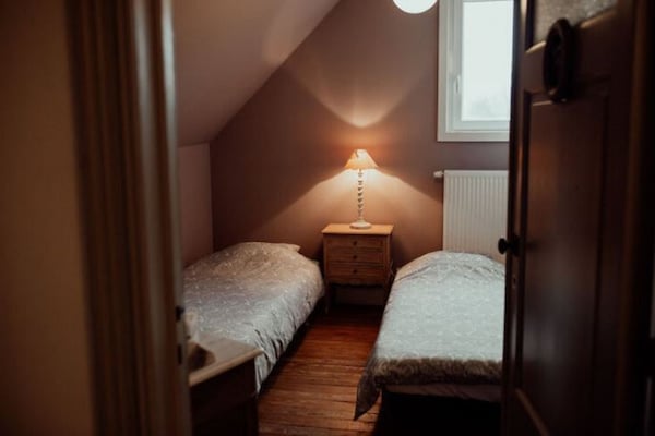 Foto van Kasteel in Spa met Uitzicht & Verwarmd Zwembad - Vakantiehuis in Spa - BedRoom