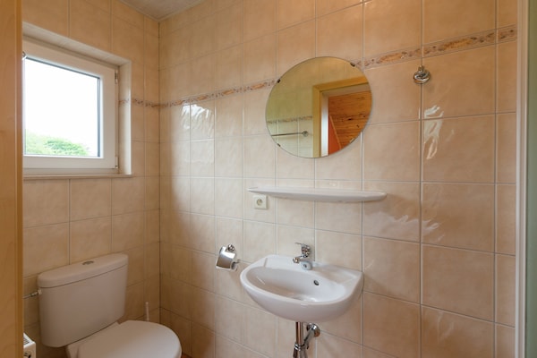 Foto van Ruime retraite aan het meer - Vakantiehuis in Waimes - Robertville - BathRoom