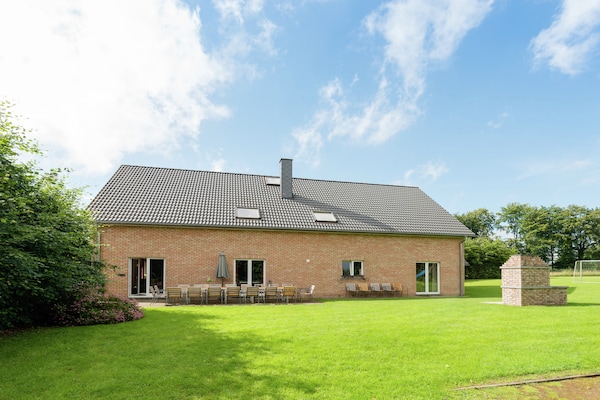 Foto van Ruime retraite aan het meer - Vakantiehuis in Waimes - Robertville - ExteriorSummer
