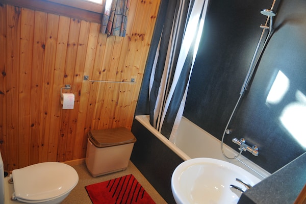 Foto van Chalet in België bij Ardennen - Vakantiehuis in Heure - BathRoom