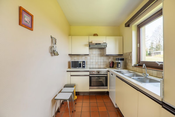 Foto van Vakantiehuis Les Hirondelle voor 8 personen - Vakantiehuis in Bievre - Kitchen