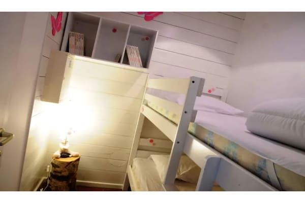 Foto van Vakantiehuis in Houyet bij Koninklijk Kasteel - Vakantiehuis in Houyet - BedRoom