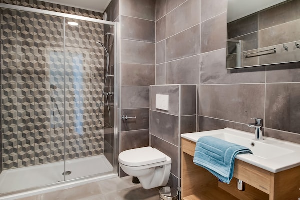 Foto van Luxe verblijf; La Croix Scaille - Vakantiehuis in Bourseigne-Neuve - BathRoom