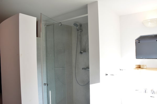 Foto van Rustig vakantiehuis - Vakantiehuis in Rochefort - BathRoom