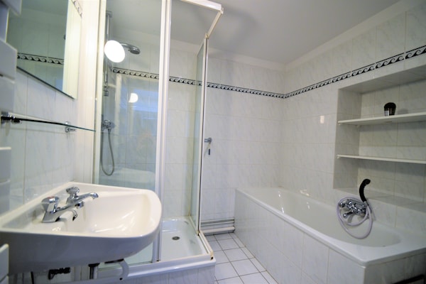 Foto van Landelijk toevluchtsoord, Gerin - Vakantiehuis in Gerin - BathRoom