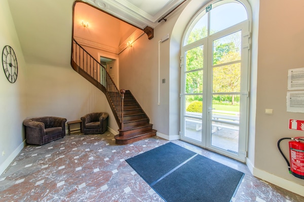 Foto van Luxe Mettet herenhuis - Vakantiehuis in Mettet - HallReception