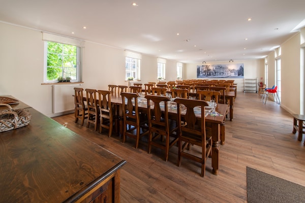 Foto van Luxe Mettet herenhuis - Vakantiehuis in Mettet - DiningRoom