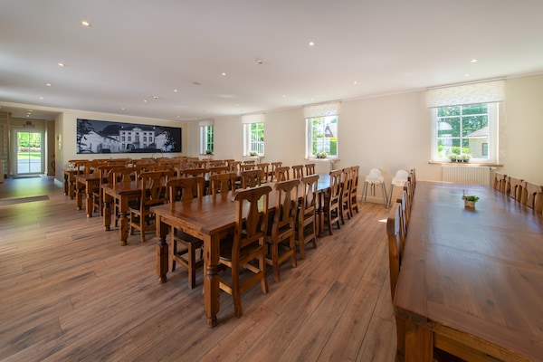Foto van Luxe Mettet herenhuis - Vakantiehuis in Mettet - DiningRoom