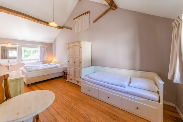 Foto van Luxe Mettet herenhuis - Vakantiehuis in Mettet - BedRoom