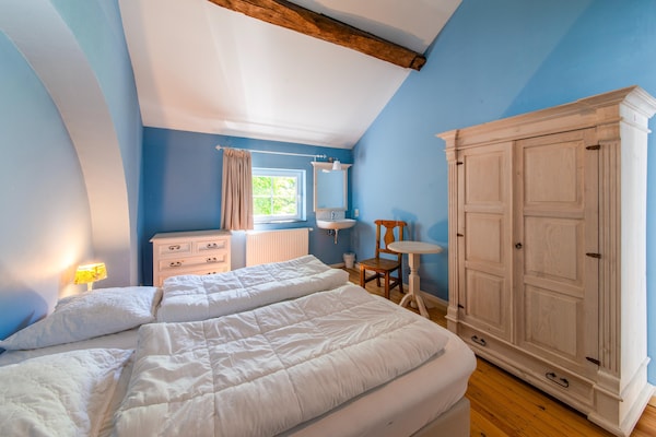 Foto van Luxe Mettet herenhuis - Vakantiehuis in Mettet - BedRoom