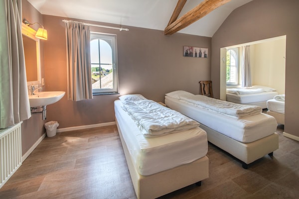 Foto van Luxe Mettet herenhuis - Vakantiehuis in Mettet - BedRoom