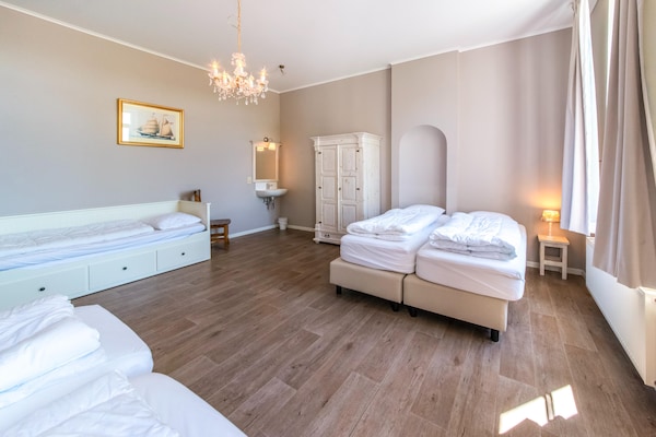 Foto van Luxe Mettet herenhuis - Vakantiehuis in Mettet - BedRoom
