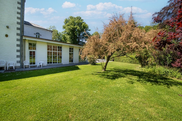 Foto van Luxe Mettet herenhuis - Vakantiehuis in Mettet - GardenSummer