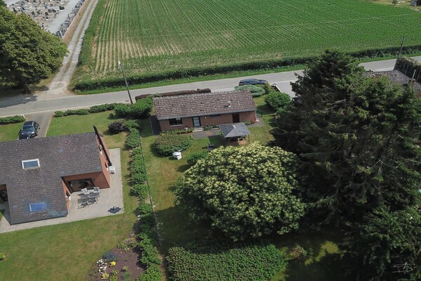 Foto van Vreedzame tuinschuilplaats - Vakantiehuis in Froidchapelle - ExteriorSummer