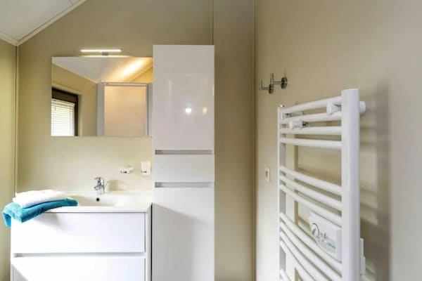 Foto van Familievilla aan het meer - Vakantiehuis in Boussu-lez-Walcourt - BathRoom